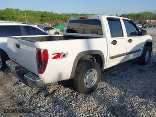 2008 Chevrolet Colorado LT w/1LT with VIN 1GCDT33E888218606, listed as a IAAI auction lot 42033908 with 245,603 mi miles. Bid and sale history available at carsss.com. Image 4.
