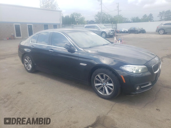 2016 BMW 5 Series 528i xDrive with VIN WBA5A7C5XGG642145, listed as a Copart auction lot 58840015 with 136,793 mi miles and Salvage title. Bid and sale history available at DreamBid. Image 4.