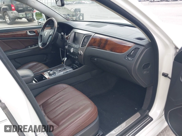 2013 Hyundai Equus Signature with VIN KMHGH4JH2DU059788, listed as a IAAI auction lot 42136278 with 68,672 mi miles and . Bid and sale history available at DreamBid. Image 5.