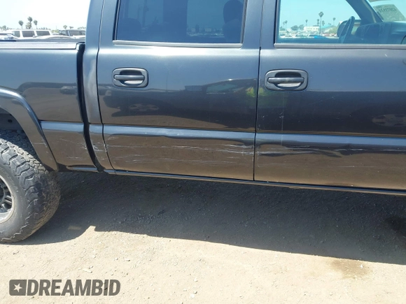 2005 Chevrolet Silverado 1500 LT with VIN 2GCEK13T651358419, listed as a IAAI auction lot 42073531 with 120,233 mi miles and . Bid and sale history available at DreamBid. Image 17.
