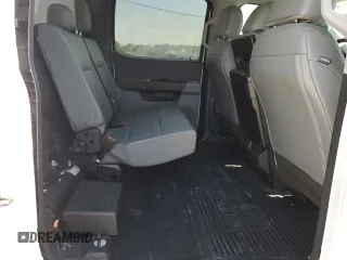 2023 Ford F-350 с VIN 1FT8W3BAXPED51651, выставлен на аукционе Copart как лот 69656364 с пробегом 21 593 миль миль и Списание • Salvage title. История ставок и продаж доступна на DreamBid. Изображение 10.