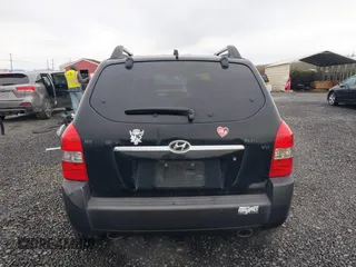 2006 Hyundai Tucson GLS with VIN KM8JN72D66U338658, listed as a IAAI auction lot 41828712 with 198,185 mi miles. Bid and sale history available at carsss.com. Image 17.