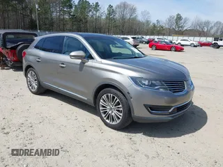 2017 Lincoln MKX Reserve z VIN 2LMPJ8LR4HBL41092, wystawiony jako IAAI lot #41815783 z przebiegiem 104 578 mil mil oraz . Historia ofert i sprzedaży dostępna na DreamBid. Obrazek 1.