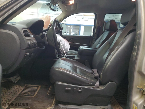 2009 GMC Sierra 2500HD SLT with VIN 1GTHK63679F118461, listed as a Copart auction lot 44075925 with 142,810 mi miles and Salvage Title. Bid and sale history available at carsss.com. Image 7.