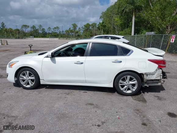 2013 Nissan Altima 2.5 SL with VIN 1N4AL3APXDN421828, listed as a IAAI auction lot 41958638 with 132,717 mi miles. Bid and sale history available at carsss.com. Image 15.