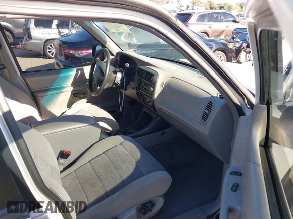 2001 Ford Explorer XLT with VIN 1FMZU63P51UB23659, listed as a IAAI auction lot 41829531 with 139,138 mi miles and . Bid and sale history available at DreamBid. Image 5.