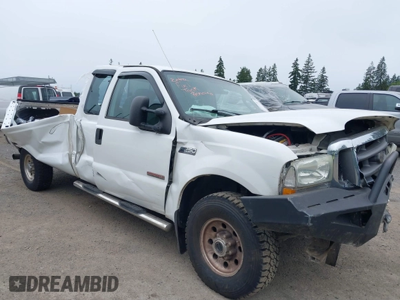 2004 Ford Super Duty F-250 XL with VIN 1FTNX21PX4EA25232, listed as a IAAI auction lot 39570173 with 246,165 mi miles. Bid and sale history available at carsss.com. Image 1.