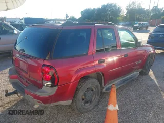 2003 Chevrolet TrailBlazer LS with VIN 1GNDS13S932167925, listed as a IAAI auction lot 41384296 with 207,587 mi miles. Bid and sale history available at carsss.com. Image 4.