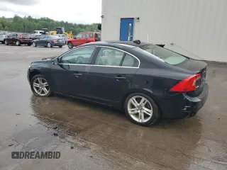 2015 Volvo S60 T5 Premier с VIN YV1612TB2F2310206, выставлен на аукционе Copart как лот 61021685 с пробегом 145 519 миль миль и Списание • Salvage title. История ставок и продаж доступна на DreamBid. Изображение 2.