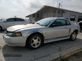 2001 Ford Mustang Standard z VIN 1FAFP40441F223470, wystawiony jako Copart lot #53822295 z przebiegiem 116 275 mil mil oraz Szkoda całkowita • Salvage title. Historia ofert i sprzedaży dostępna na DreamBid. Obrazek 1.