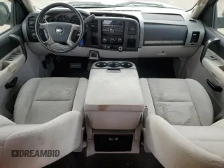 2009 Chevrolet Silverado 1500 LT with VIN 3GCEC23C09G235070, listed as a Copart auction lot 82239964 with 220,631 mi miles and Salvage Title. Bid and sale history available at carsss.com. Image 8.