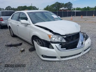 2008 Toyota Avalon XL z VIN 4T1BK36B88U276522, wystawiony jako IAAI lot #42189459 z przebiegiem 116 501 mil mil oraz . Historia ofert i sprzedaży dostępna na DreamBid. Obrazek 1.