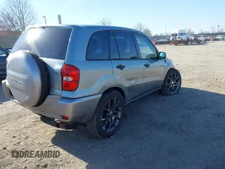 2005 Toyota RAV4 with VIN JTEHD20V150068910, listed as a IAAI auction lot 41832871 with 105,000 mi miles. Bid and sale history available at carsss.com. Image 4.