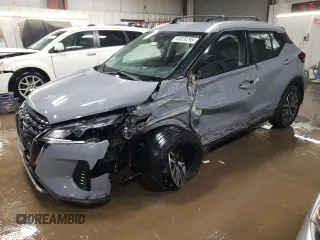 2022 Nissan Kicks SV with VIN 3N1CP5CV2NL483999, listed as a Copart auction lot 46828295 with 86,580 mi miles and Salvage Title. Bid and sale history available at carsss.com. Image 1.