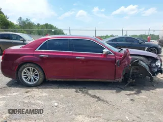 2016 Chrysler 300 C z VIN 2C3CCAEG8GH119036, wystawiony jako IAAI lot #42020978 z przebiegiem 210 116 mil mil oraz . Historia ofert i sprzedaży dostępna na DreamBid. Obrazek 14.