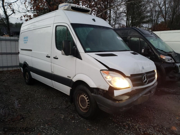 2013 Mercedes-Benz Sprinter Cargo Vans with VIN WD3PE7CC8D5793355, listed as a Copart auction lot 82427724 with 210,581 mi miles and Clean Title. Bid and sale history available at carsss.com. Image 4.