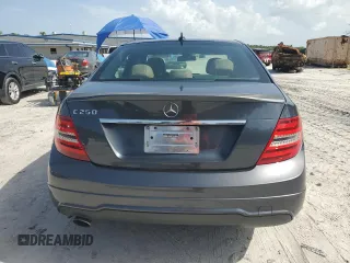 2013 Mercedes-Benz C 250 Sport z VIN WDDGF4HB4DA798325, wystawiony jako Copart lot #59855655 z przebiegiem 125 382 mil mil oraz Czysty tytuł • Clean title. Historia ofert i sprzedaży dostępna na DreamBid. Obrazek 6.