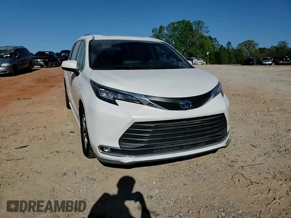 2021 Toyota Sienna XLE with VIN 5TDYRKEC5MS009173, listed as a Copart auction lot 52110265 with 81,880 mi miles and Salvage Title. Bid and sale history available at carsss.com. Image 12.