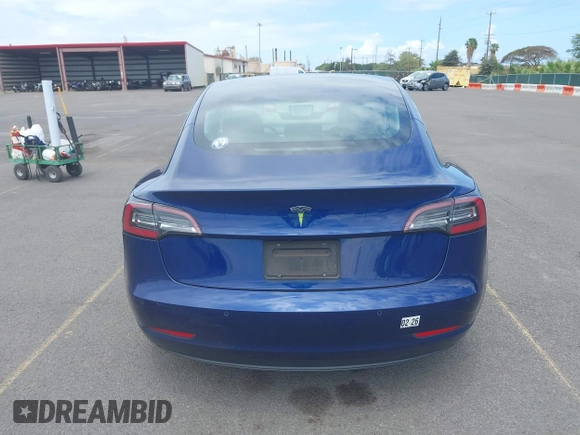 2018 Tesla Model 3 Long Range Battery z VIN 5YJ3E1EA6JF160859, wystawiony jako IAAI lot #42149636 z przebiegiem 81 159 mil mil oraz . Historia ofert i sprzedaży dostępna na DreamBid. Obrazek 16.