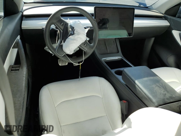 2022 Tesla Model Y Performance z VIN 7SAYGDEF1NF405329, wystawiony jako Copart lot #57249195 z przebiegiem 62 423 mil mil oraz Szkoda całkowita • Salvage title. Historia ofert i sprzedaży dostępna na DreamBid. Obrazek 8.