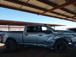 2022 Ram 2500 Big Horn z VIN 3C6UR5DLXNG306254, wystawiony jako IAAI lot #42191332 z przebiegiem 54 189 mil mil oraz . Historia ofert i sprzedaży dostępna na DreamBid. Obrazek 13.