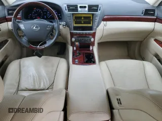 2010 Lexus LS 460 z VIN JTHBL1EF3A5097331, wystawiony jako Copart lot #62844135 z przebiegiem Nie podano mil oraz Szkoda całkowita • Salvage title. Historia ofert i sprzedaży dostępna na DreamBid. Obrazek 8.
