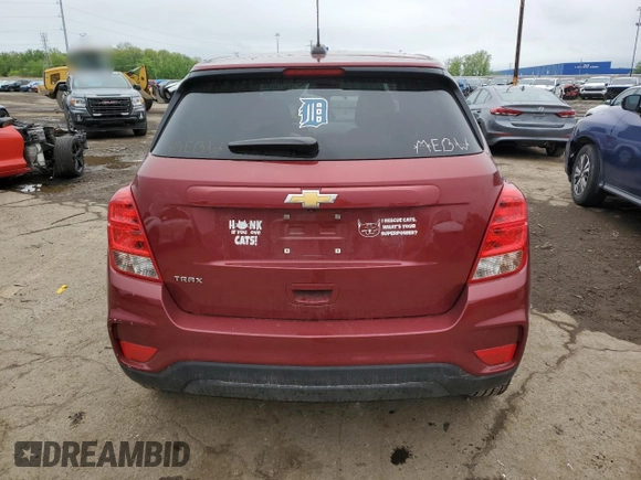 2021 Chevrolet Trax LS z VIN KL7CJKSB5MB327988, wystawiony jako Copart lot #56778645 z przebiegiem 26 312 mil mil oraz Nie do naprawy • Non repairable. Historia ofert i sprzedaży dostępna na DreamBid. Obrazek 6.