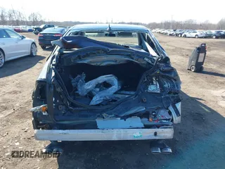 2005 Mercedes-Benz E 320 with VIN WDBUF82J55X177595, listed as a IAAI auction lot 41621451 with 112,737 mi miles and . Bid and sale history available at carsss.com. Image 16.