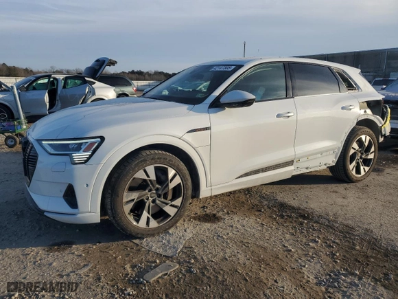2022 Audi e-tron Premium with VIN WA1AAAGE7NB043670, listed as a Copart auction lot 42147305 with 24,177 mi miles and Salvage Title. Bid and sale history available at carsss.com. Image 1.