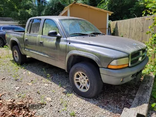 2004 Dodge Dakota Sport z VIN 1D7HG38K74S685426, wystawiony jako IAAI lot #42567316 z przebiegiem 187 325 mil mil oraz . Historia ofert i sprzedaży dostępna na DreamBid. Obrazek 1.