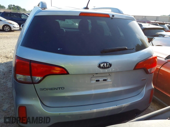 2015 Kia Sorento LX with VIN 5XYKTCA68FG641582, listed as a IAAI auction lot 42063254 with 159,125 mi miles and . Bid and sale history available at DreamBid. Image 16.