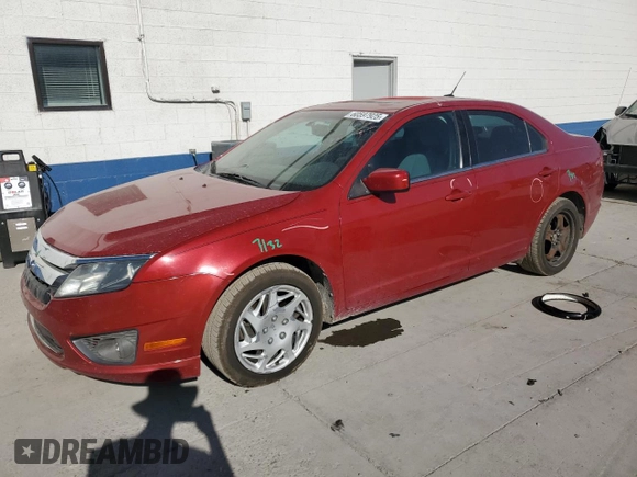 2010 Ford Fusion SE z VIN 3FAHP0HG4AR234696, wystawiony jako Copart lot #60597925 z przebiegiem 187 861 mil mil oraz Szkoda całkowita • Salvage title. Historia ofert i sprzedaży dostępna na DreamBid. Obrazek 1.