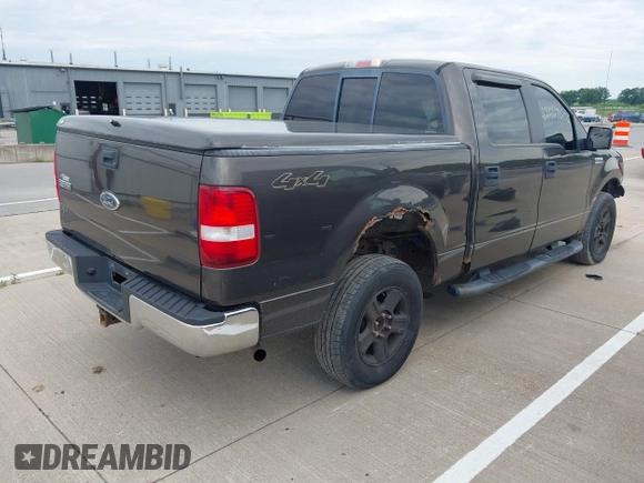 2005 Ford F-150 XLT с VIN 1FTPW14575FB03820, выставлен на аукционе IAAI как лот 42567662 с пробегом 210 425 миль миль и . История ставок и продаж доступна на DreamBid. Изображение 4.