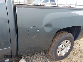 2007 Chevrolet Silverado 1500 LT w/2LT with VIN 2GCEC19J771643877, listed as a IAAI auction lot 41952197 with 160,375 mi miles. Bid and sale history available at carsss.com. Image 6.