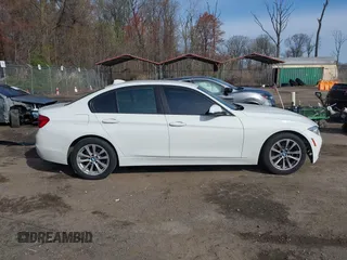 2018 BMW 3 Series 320i xDrive with VIN WBA8E5G53JNV03347, listed as a IAAI auction lot 41908985 with 122,111 mi miles. Bid and sale history available at carsss.com. Image 13.