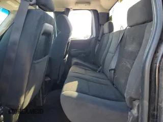 2008 GMC Sierra 2500HD SLE1 z VIN 1GTHK29K48E107662, wystawiony jako Copart lot #47490885 z przebiegiem Nie podano mil oraz Czysty tytuł • Clean title. Historia ofert i sprzedaży dostępna na DreamBid. Obrazek 10.