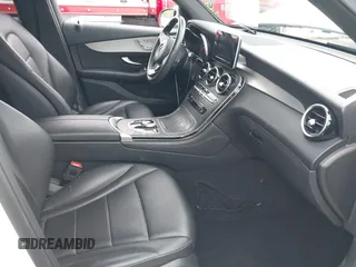 2019 Mercedes-Benz GLC 300 with VIN WDC0G4JB1KV136690, listed as a IAAI auction lot 42121407 with 42,542 mi miles and . Bid and sale history available at DreamBid. Image 5.