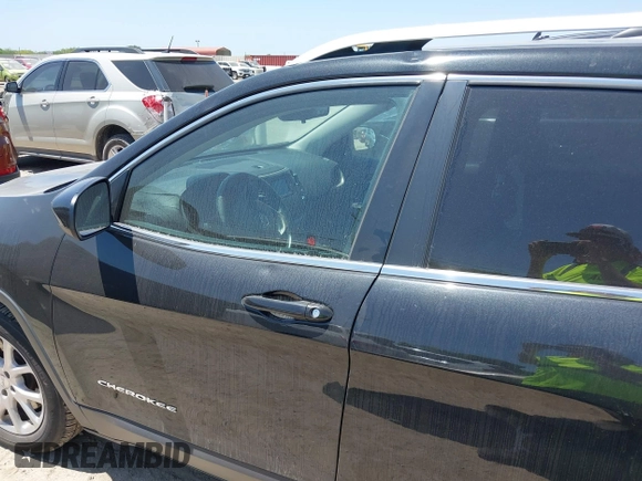 2016 Jeep Cherokee Latitude with VIN 1C4PJLCB6GW257942, listed as a IAAI auction lot 42020649 with 135,808 mi miles and . Bid and sale history available at DreamBid. Image 14.