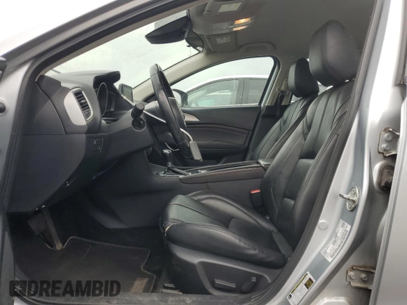 2018 Mazda 3 Touring z VIN 3MZBN1V38JM206424, wystawiony jako Copart lot #57914015 z przebiegiem 93 095 mil mil oraz Szkoda całkowita • Salvage title. Historia ofert i sprzedaży dostępna na DreamBid. Obrazek 7.
