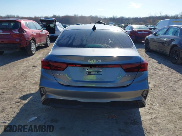 2024 Kia Forte LXS with VIN 3KPF24ADXRE802833, listed as a IAAI auction lot 42059433 with 9,734 mi miles and . Bid and sale history available at DreamBid. Image 15.