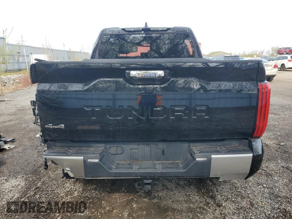 2024 Toyota Tundra Limited z VIN 5TFJA5DB9RX171585, wystawiony jako Copart lot #54882485 z przebiegiem Nie podano mil oraz Szkoda całkowita • Salvage title. Historia ofert i sprzedaży dostępna na DreamBid. Obrazek 6.