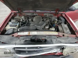2000 Ford Explorer XLT z VIN 1FMZU73E3YUB16272, wystawiony jako Copart lot #59479125 z przebiegiem 146 722 mil mil oraz Szkoda całkowita • Salvage title. Historia ofert i sprzedaży dostępna na DreamBid. Obrazek 12.
