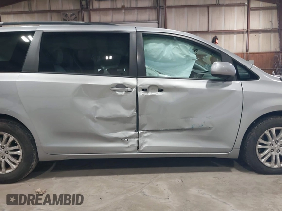 2013 Toyota Sienna XLE AAS with VIN 5TDYK3DC5DS363822, listed as a IAAI auction lot 42019598 with 74,508 mi miles. Bid and sale history available at carsss.com. Image 6.
