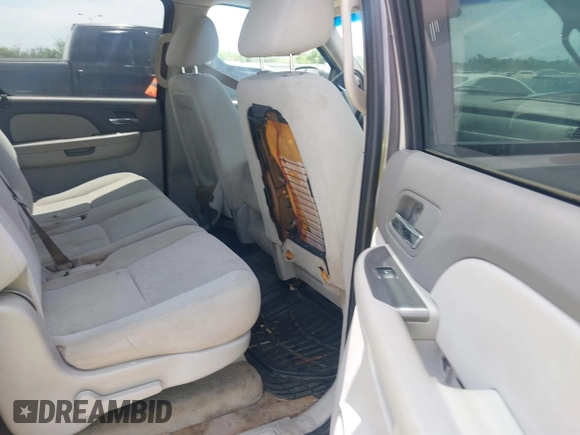 2007 Chevrolet Suburban LTZ with VIN 3GNFC16047G302161, listed as a IAAI auction lot 42053997 with 173,922 mi miles. Bid and sale history available at carsss.com. Image 8.