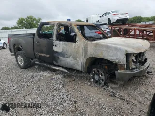 2013 GMC Sierra 2500HD SLT z VIN 1GT121E87DF171088, wystawiony jako Copart lot #69518784 z przebiegiem Nie podano mil oraz Nie do naprawy • Non repairable. Historia ofert i sprzedaży dostępna na DreamBid. Obrazek 4.