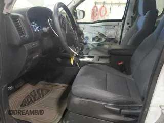2023 Nissan Frontier S z VIN 1N6ED1CL8PN657547, wystawiony jako Copart lot #57103215 z przebiegiem 26 064 mil mil oraz Tytuł czysty. Historia ofert i sprzedaży dostępna na DreamBid. Obrazek 5.