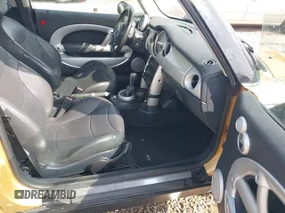 2004 MINI Hardtop z VIN WMWRC33404TJ55065, wystawiony jako IAAI lot #42273634 z przebiegiem 114 747 mil mil oraz . Historia ofert i sprzedaży dostępna na DreamBid. Obrazek 5.