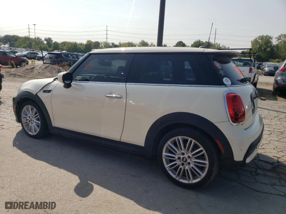 2022 MINI Hardtop 2 Door Cooper S with VIN WMW53DH08N2P89340, listed as a Copart auction lot 70395414 with 0 mi miles and Salvage Title. Bid and sale history available at carsss.com. Image 2.