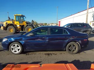 2009 Chevrolet Malibu LS w/1FL with VIN 1G1ZG57B79F133557, listed as a IAAI auction lot 40802424 with 222,170 mi miles. Bid and sale history available at carsss.com. Image 14.