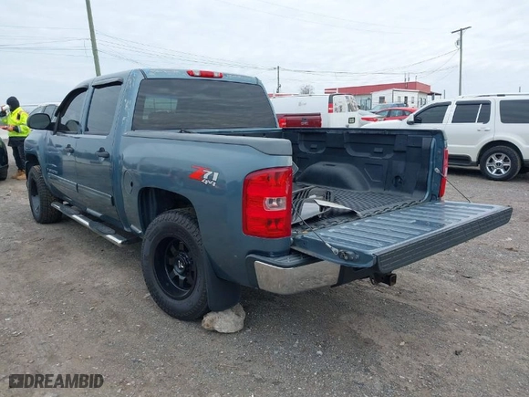 2010 Chevrolet Silverado 1500 LT with VIN 3GCRKSE38AG195486, listed as a IAAI auction lot 41589217 with 188,736 mi miles. Bid and sale history available at carsss.com. Image 3.
